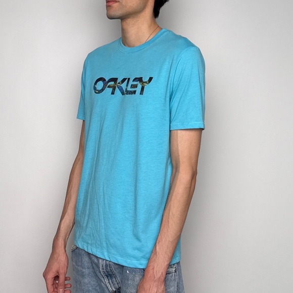 Oakley Hydrolix Mens Graphic T-Shirt Blue Logo Print Regular Fit Size M - Picture 3 of 9